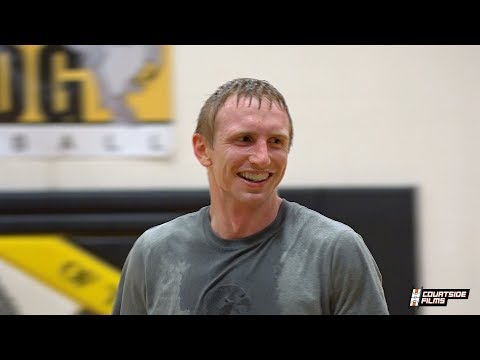 Former Hawkeye Mike Gesell showing the high schoolers why he was a 4 year starter in the Big 10!
