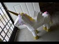 Piñata de unicornio decorada con papel picado