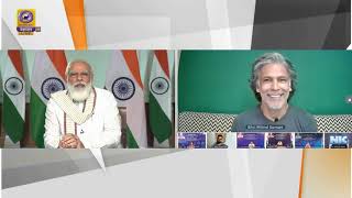Pm Narendra Modi Interacting With Milind Usha Soman In fitindiadialogue