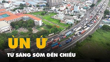 Quốc lộ 1 đoạn từ cầu vượt Trạm 2 đến quốc lộ 13 dài hơn 10km bị ùn ứ từ sáng sớm đến chiều