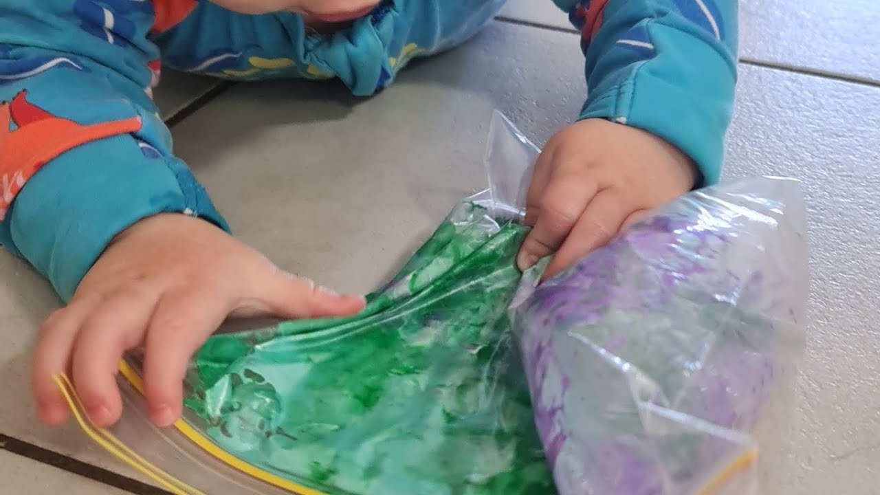 Easy painting sensory craft for babies, toddlers and dogs 🐕 #paint #