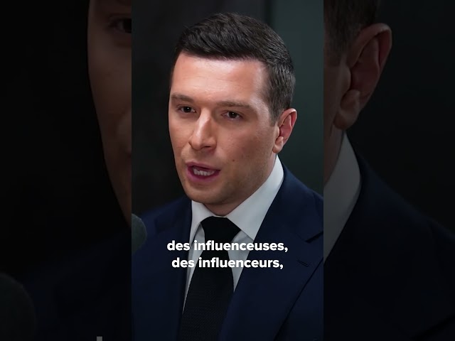 La jeunesse est profondément patriote. 🇫🇷