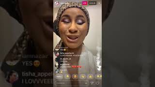 Cardi b getting ready at the airport with offset on Instagram live