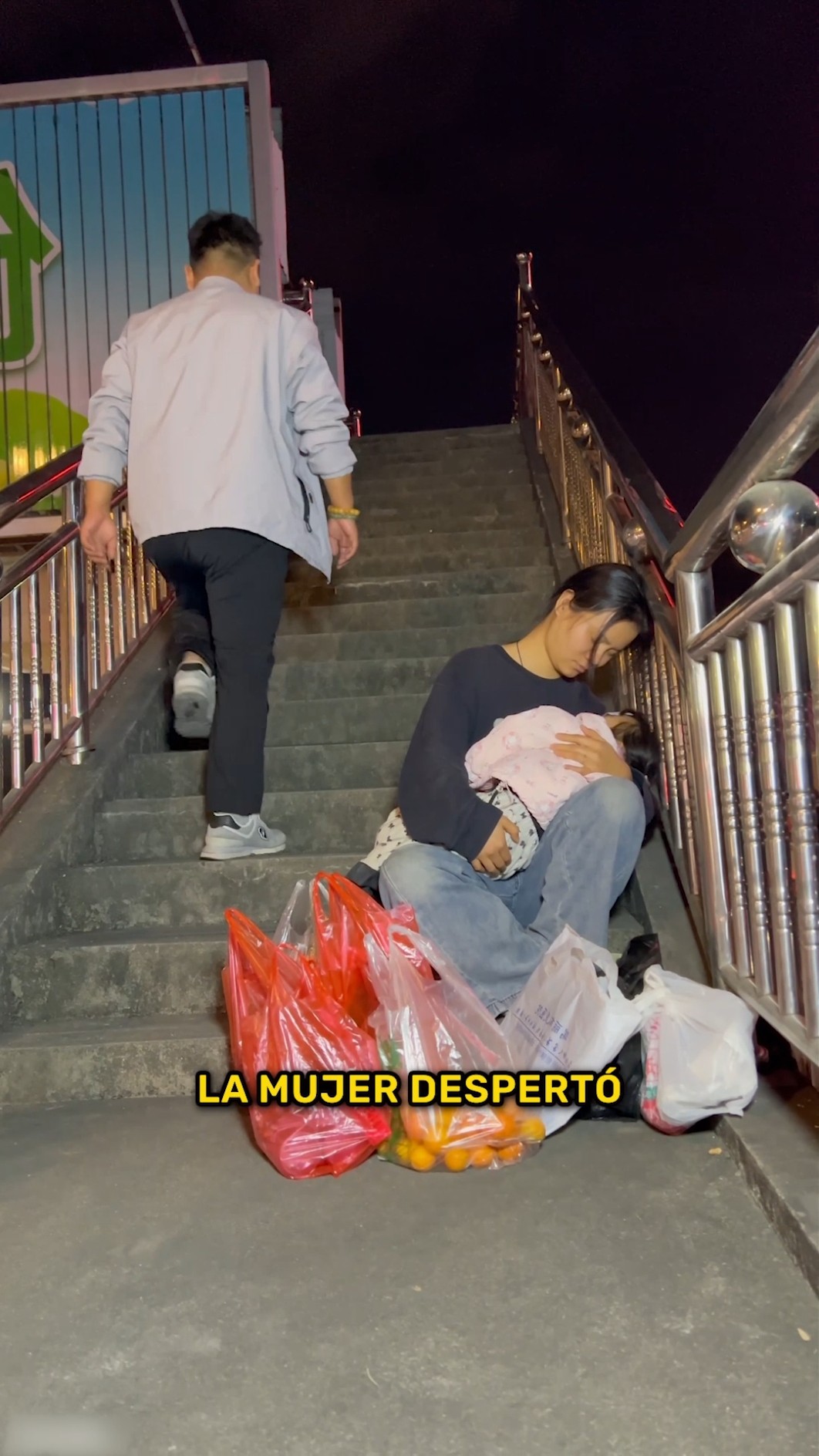 Lo que había en la bolsa la hizo llorar ?