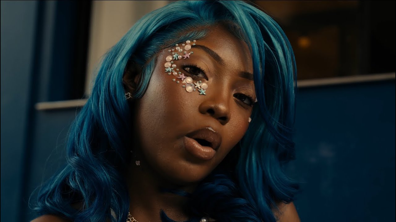Watch Yena Blue - Mauvaise (Visualizer) on YouTube Watch Yena Blue - Mauvaise (Visualizer) on YouTube