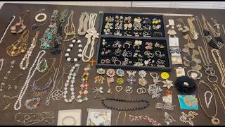 I Scored on Jewelry at this Yard Sale!