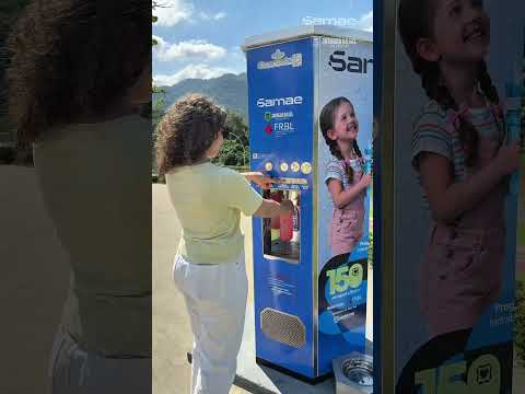 Totens de água potável gratuita para a comunidade.