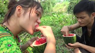 Primitive technology - Survival skills finding food meet watermelon - Cooking eggs in watermelon