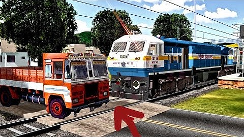 TRAINS At UNMANNED LEVEL CROSSING || Indian Railways Level Crossing || MSTS IRV2 Route