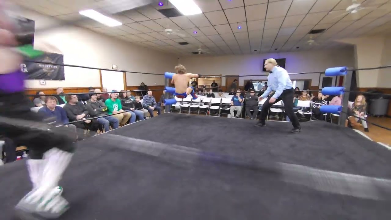 "Sugar" Dan Stofko stepped into the ring against Axl Crowe! - Highlights