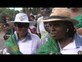 Thousands wait to view Mandela