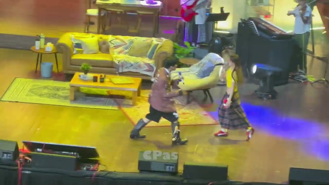 [FANCAM] MAKI - 'DILAW with BINI Maloi' Performance at Maki Concert NFT Day 1 (112924)