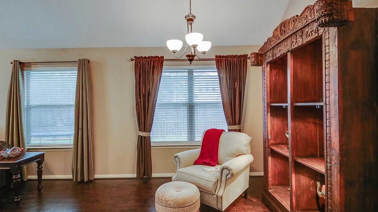 Pearland, Texas Home for Sale - 11401 Summit Bay Drive Shadow Creek Ranch
