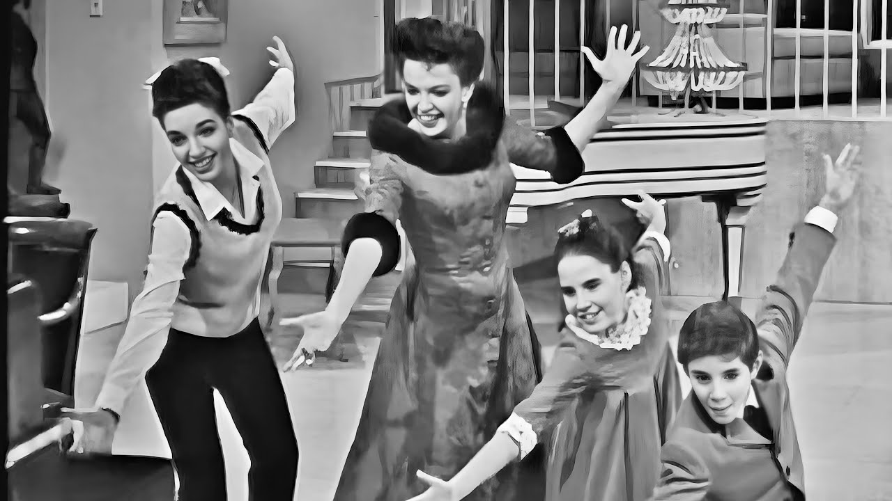 The Judy Garland Christmas Show Consider Yourself(Enhanced Stereo