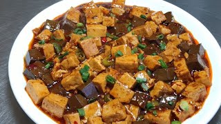 The chef will teach you the homestyle practice of roasting tofu with duck blood.