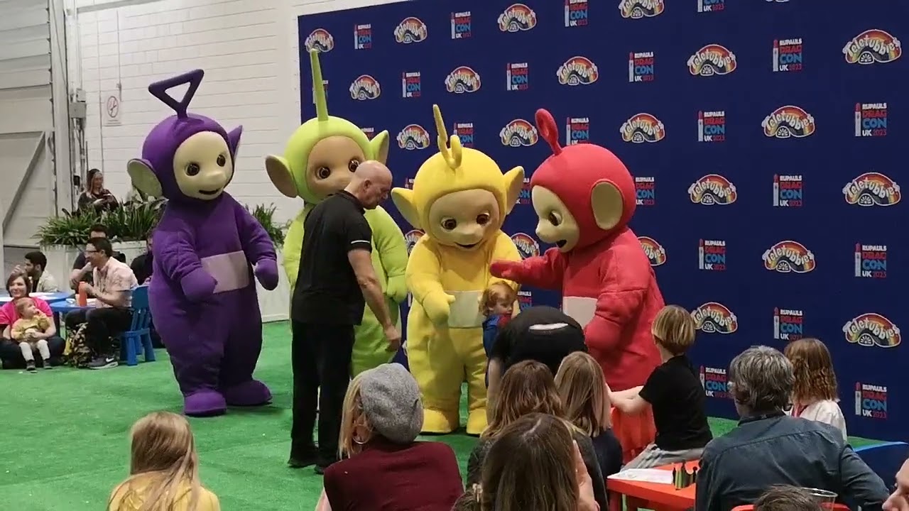 Waiting in line for the Teletubbies meet and greet at RuPaul's Dragcon UK 7th January 2023