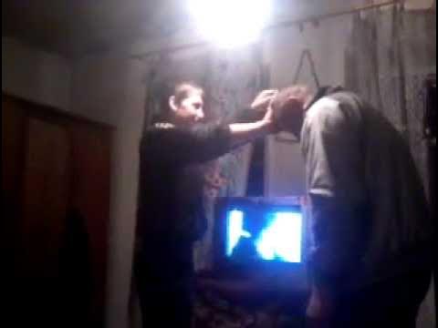 Как бить фофан. Фофан в лоб. Фофан щелбан. Фофан фото. Щелбан в лоб.