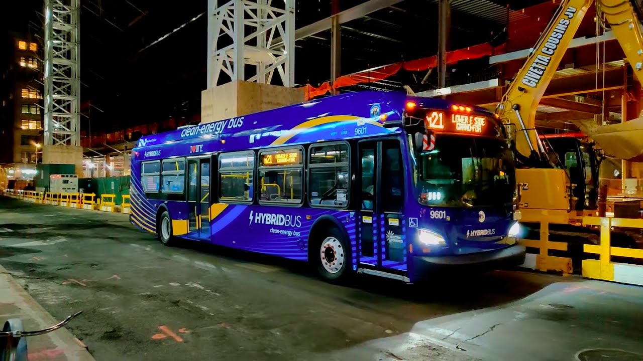 mtan NYCT Bus: 2017 New Flyer XN40 #770 on the B98 (G) Shuttle at