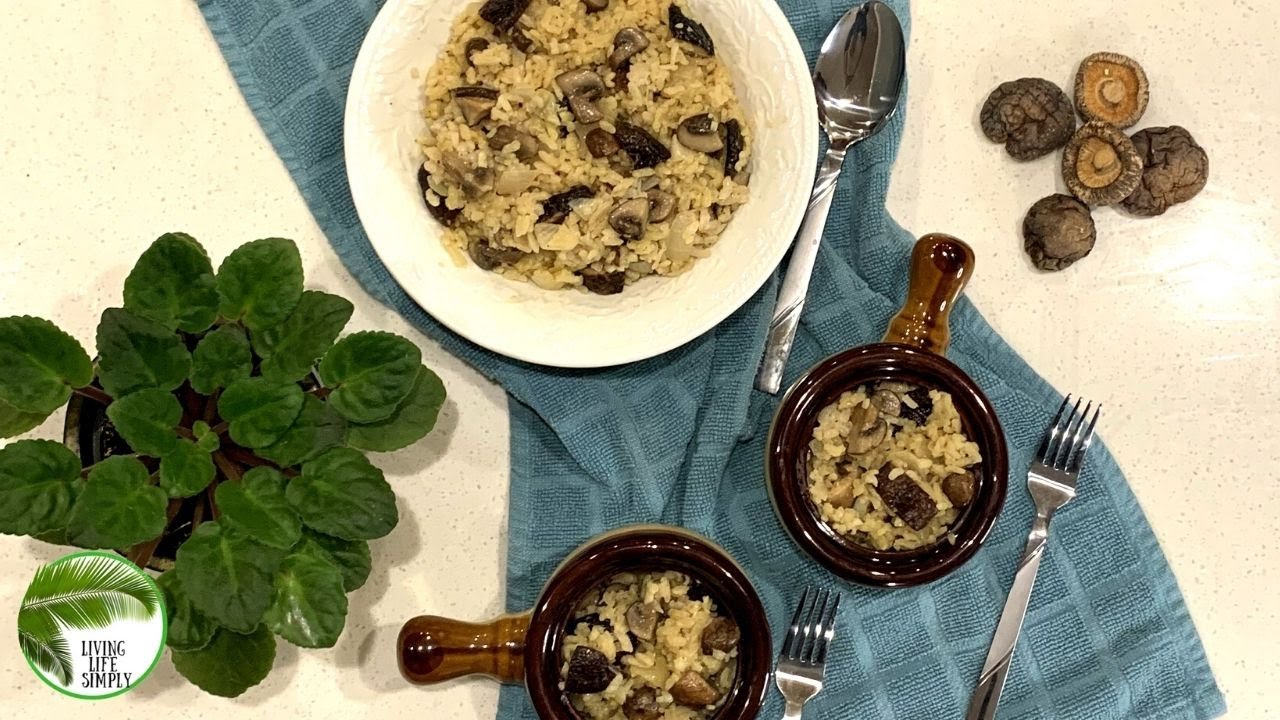 How to make Vegan Risotto?- One pot meal // Vegan, Oil Free, Gluten Free 🍚