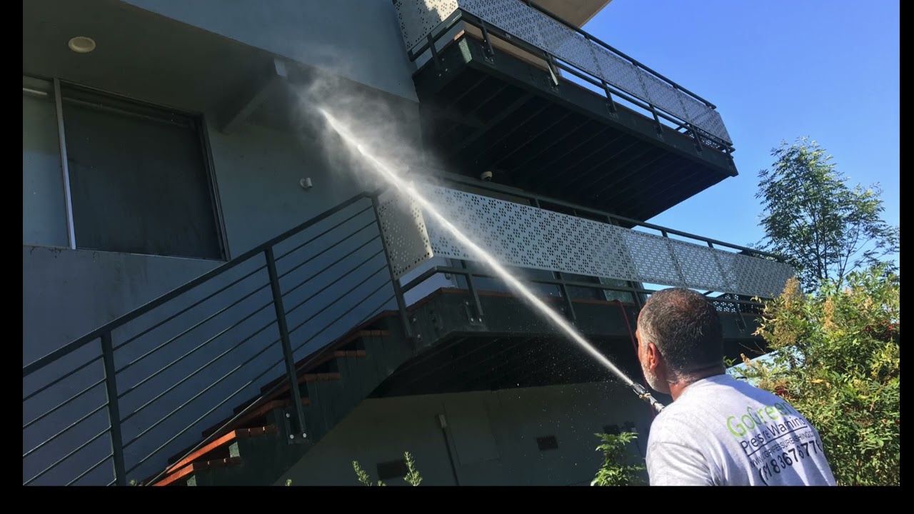 Exterior house wash in Los Angeles, Ca.
