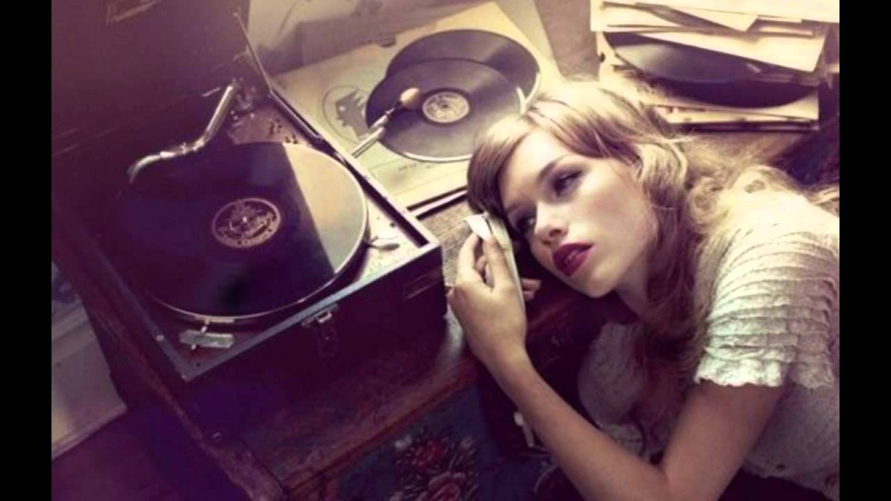 FB ft Edun - Who's Knocking (Ferry Corsten Remix)