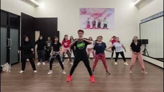 KUPU KUPU TERBANG MELAYANG | ZUMBA CHOREO BY ZJ MIZUKI | ZUMBA AT NADIA SPORT STUDIO MAJALAYA