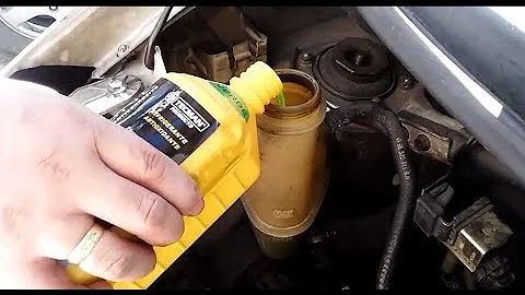 ¿Se puede echar líquido de frenos al coche?