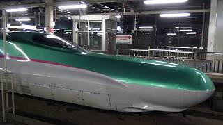 終点の盛岡駅に到着したばかりの希少な盛岡行き東北新幹線下りE5系はやぶさ