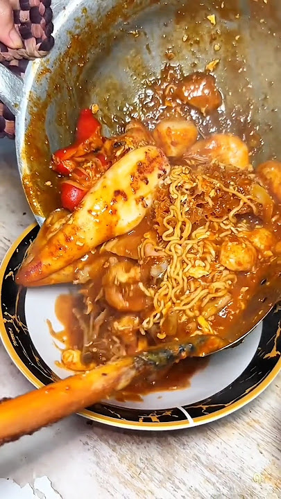 JAJAN SEBLAK PEDAS 1 EKOR CUMI JUMBO #trend #trending #trendingshorts #shorts #shortvideo #viral