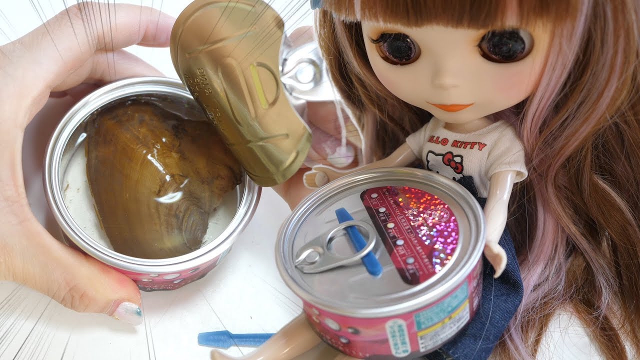 A surprise can containing real pearlsBlythe Puppet Show