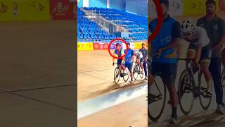 यह बाइक चलाना इतना मुश्किल क्यों है? 🚴♂️😱