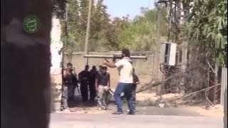 Really hard clashes on the street between FSA and SAA in Damascus