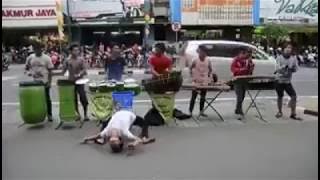 Joget lucu musik angklung malioboro lir-ilir