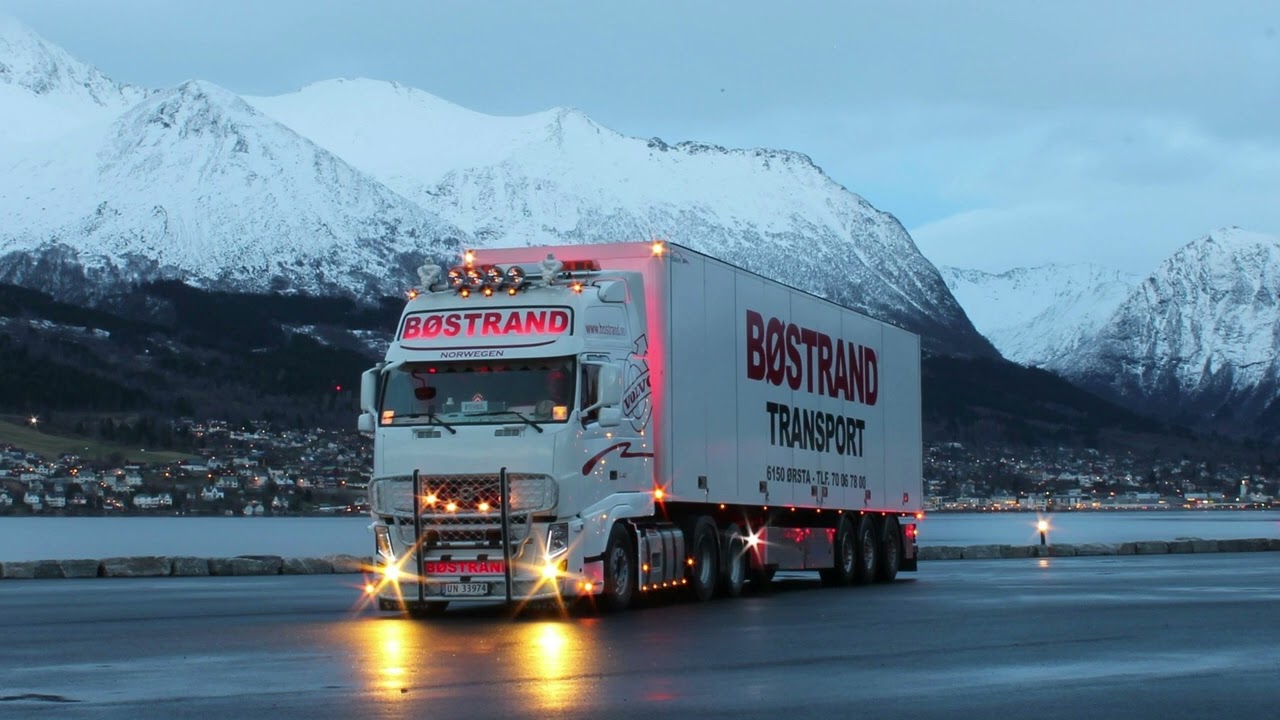 Sound recording #53 : The sound of a passing semi truck