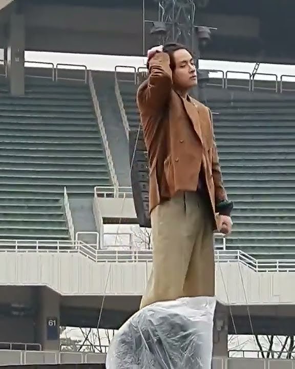 kim taehyung at BTS PTD CONCERT IN SEOUL DAY 3 SOUND CHECK