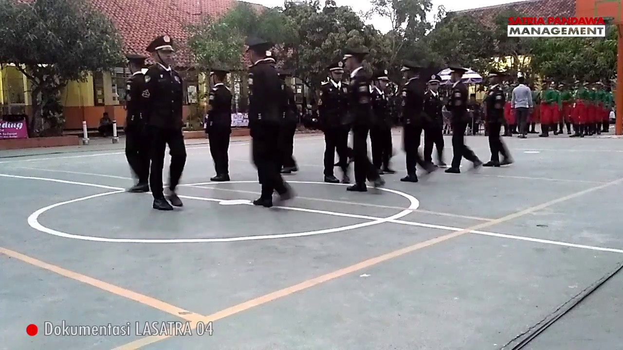 SMPN 2 Karawang Timur (A) Variasi Formasi - YouTube