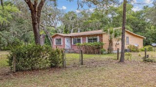 9105 SE 225TH DRIVE, HAWTHORNE, FL Presented by Ben Zuber.