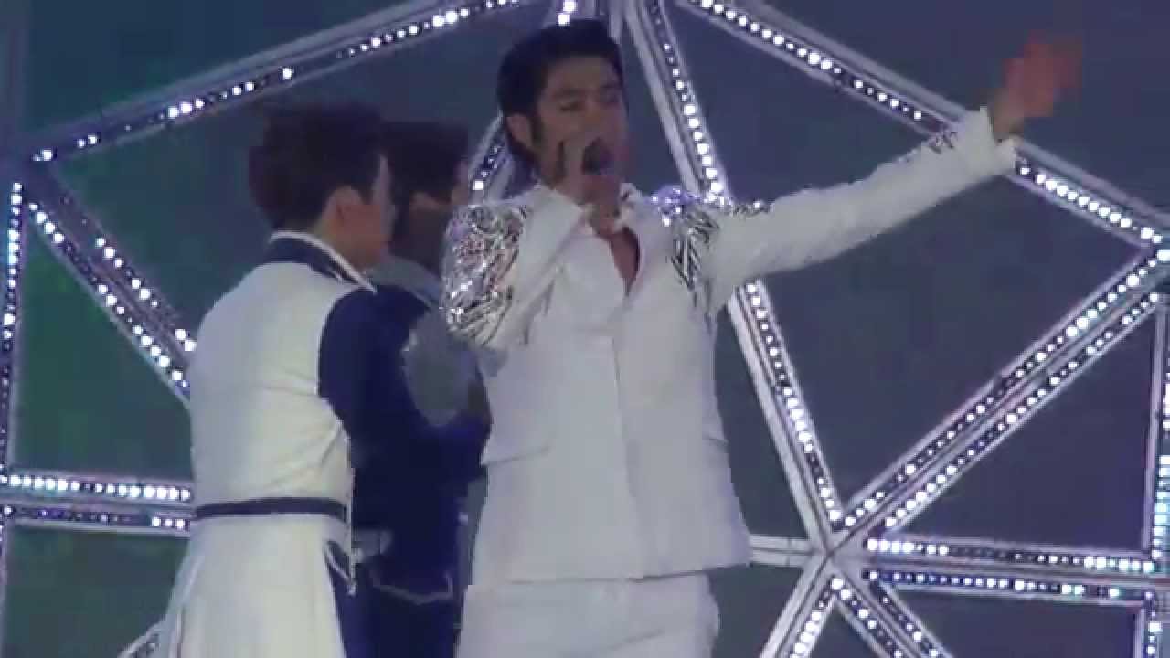 141018 [Fancam] Hope 빛 (ending)- Yunho focus- SMTOWN LIVE in Shanghai TVXQ