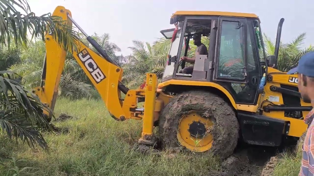 John Deere 5045 D stuck jcb thochan 