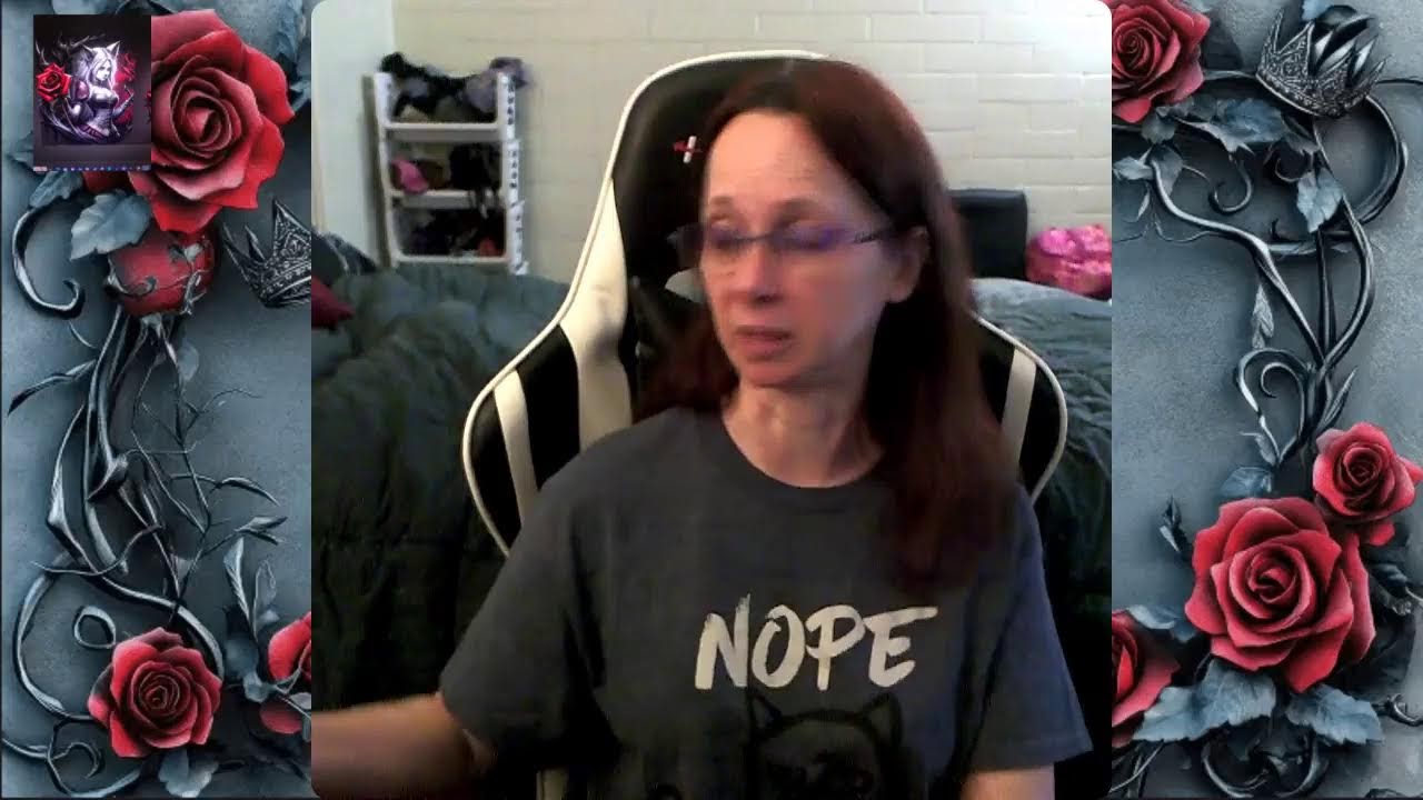 FOODIE BEAUTY TAROT & GOSSIP COME HANG OUT )