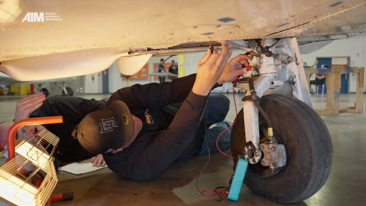 AM.II.E.S23 (BLK 9): Practice - Troubleshoot Landing Gear Position