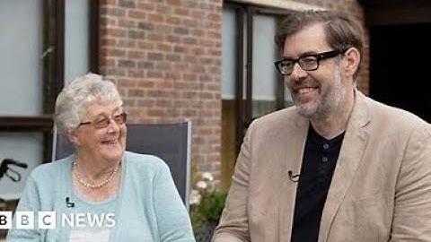 Richard Osman reveals the real life setting for his "Thursday Murder Club" books , meet his mum !