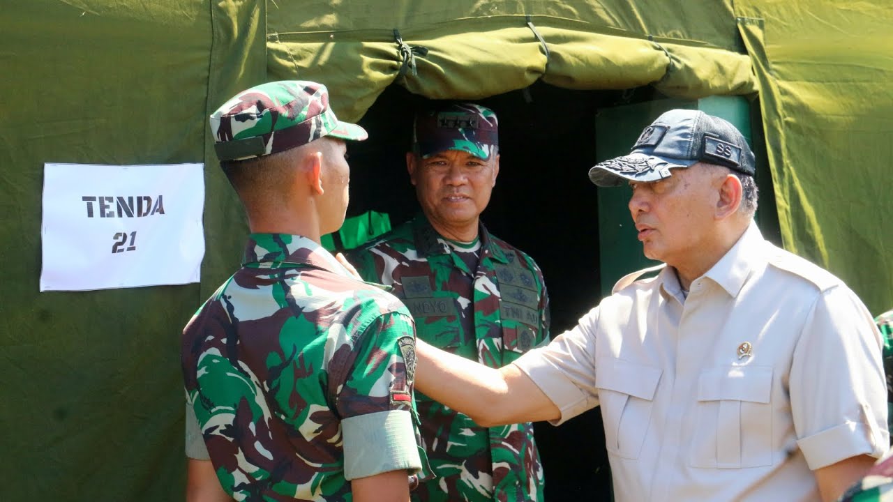 Meninjau Pembangunan Batalyon 838/Purwa Wijaya, Cilacap.