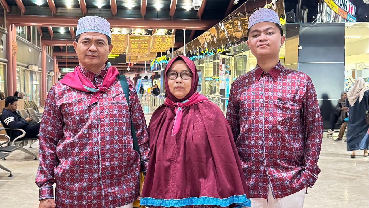 Pengantaran Perjalanan Umrah H. Purwanto, Hj. Sarinah dan Ahmad Zikrillah bersama KBIHU WAC