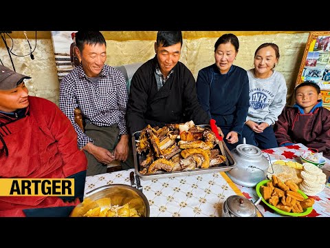 You Won’t Believe a Giant Yak🦬 Dropped Millions of Wolves🐺 & Goats🐐 on a Monkey & 400kg Baby 👶😱