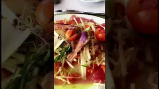 Tahiti : Food & On the road