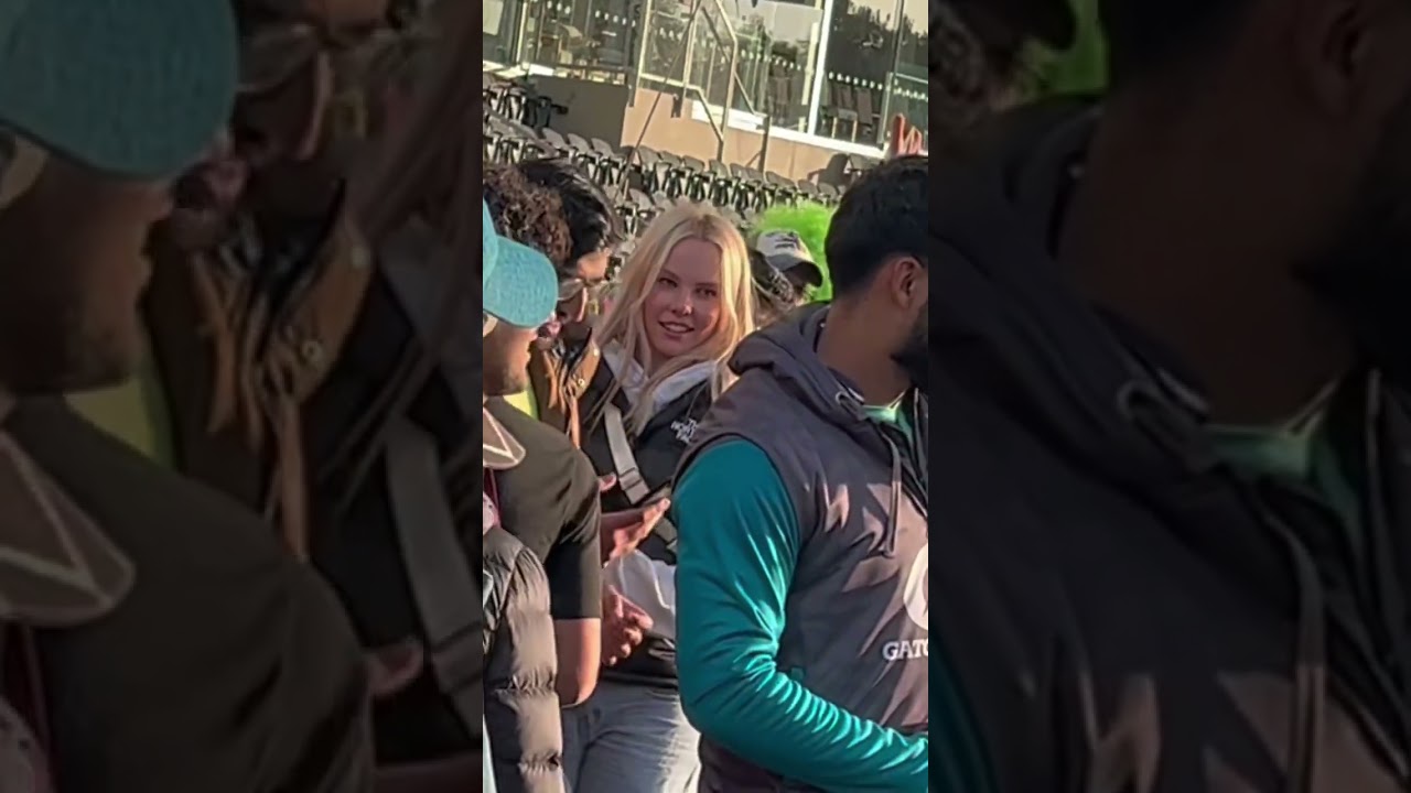 Shadab Khan ignored the Kiwi girl who said &ldquo;I Love you&rdquo; to him #shadabkhan #pakistan #newzealand