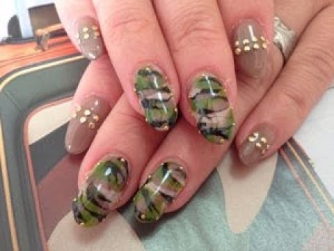 ネイル ポップでおしゃれな カモフラ迷彩ネイル デザインがかわいい Camouflage Camouflage Nail Design Is Cute Youtube