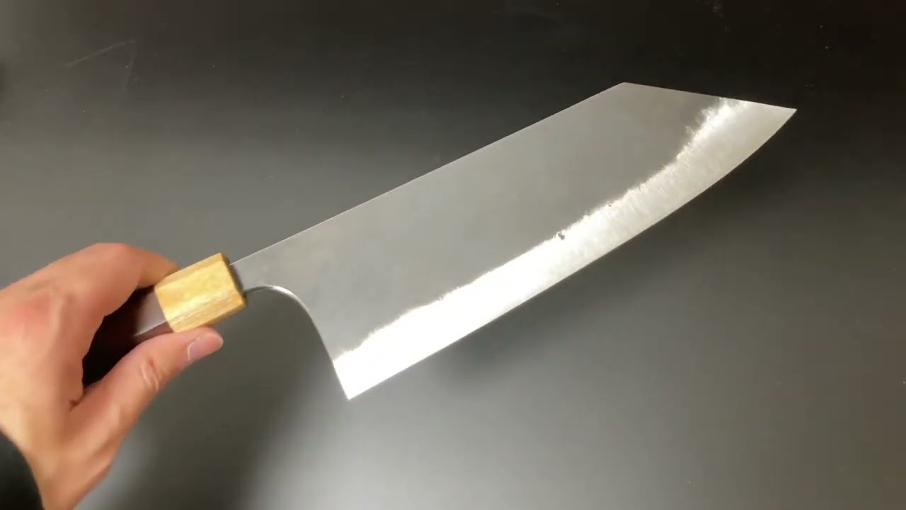 Tinker Knives Ironhorse 225mm 青紙スーパー鋼 紫檀八角柄 - YouTube