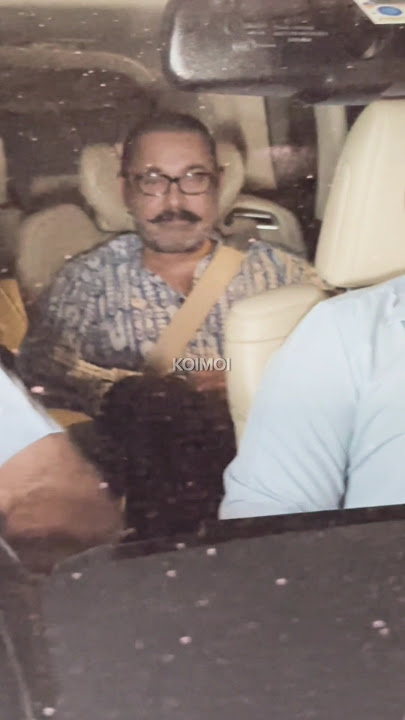Mr. Perfectionist Aamir Khan looks super charming as he was spotted in city last night 🔥✨️